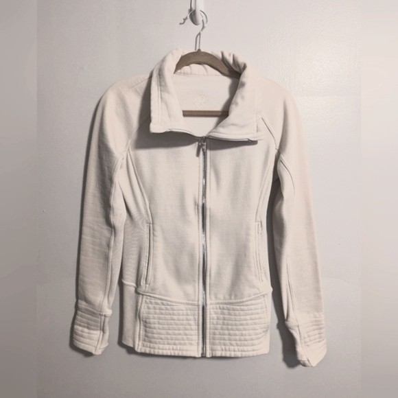 Lululemon Radiant Full Zip Jacket, Size 6, in Ivory. EUC - Picture 3 of 5